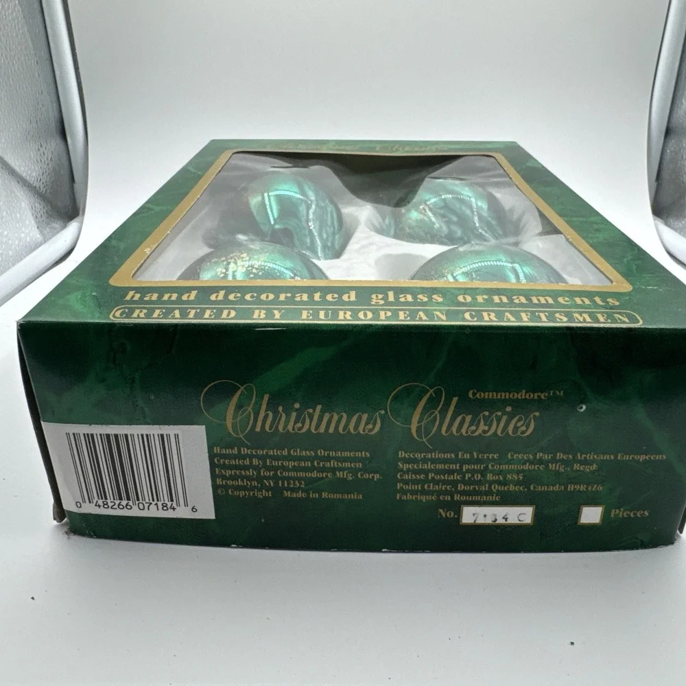 Christmas Classics-Ornaments-Hand‎ Decorated-Glass-Commodore Green Gold Swirl